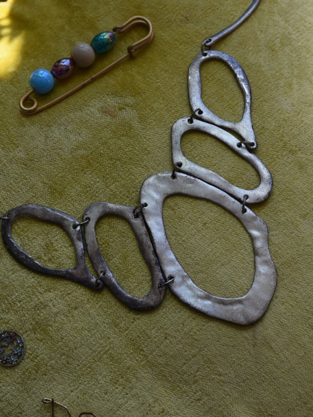 Gorgeous Y2K Chunky Silver Wavy Oval Necklace